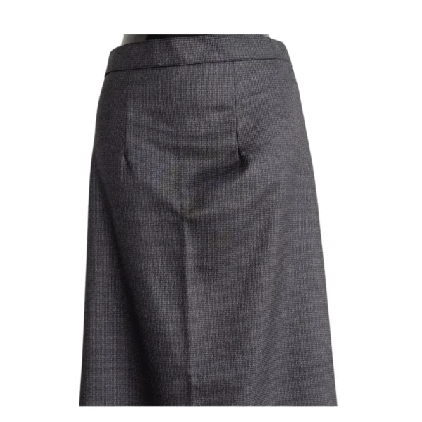 close view of charcoal suiting Half Bakhu waistband