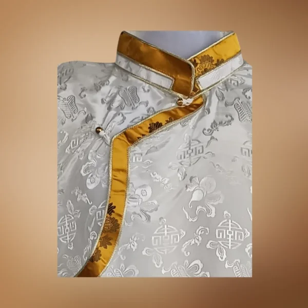 Close up of Khenja with bright mustard-gold border