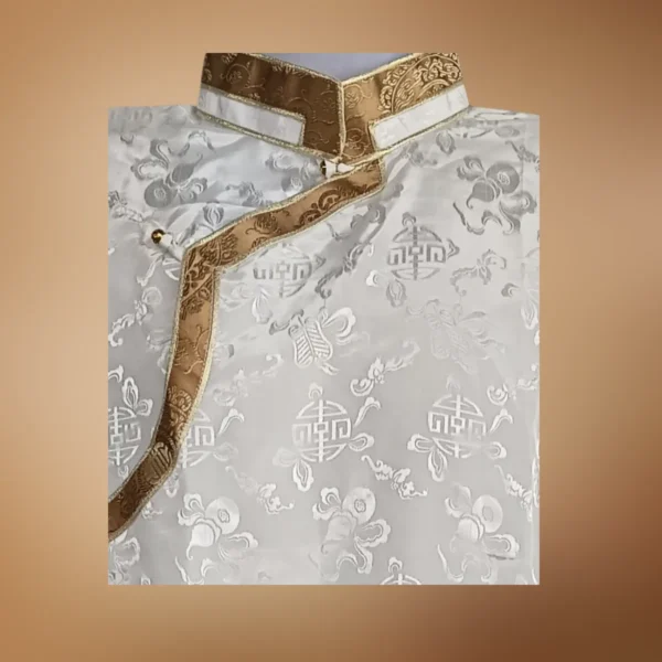 Close up of Khenja with light gold patterned collar
