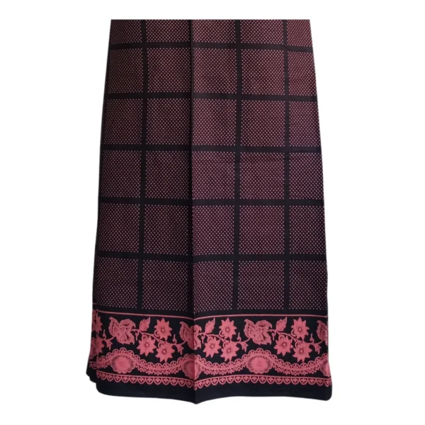 Gurung Pharia:Lungi in maroon checks with floral border on top and bottom –bottom view