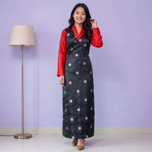 Girl wearing black bakhu with red honju traditional dress