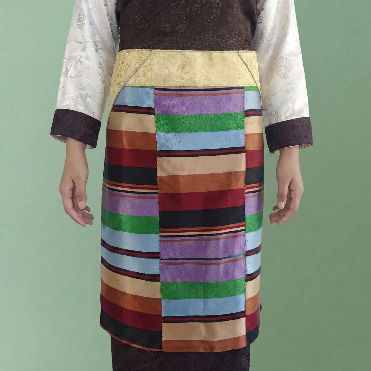 Pangden with Droden stripes and light gold brocade waist – front view