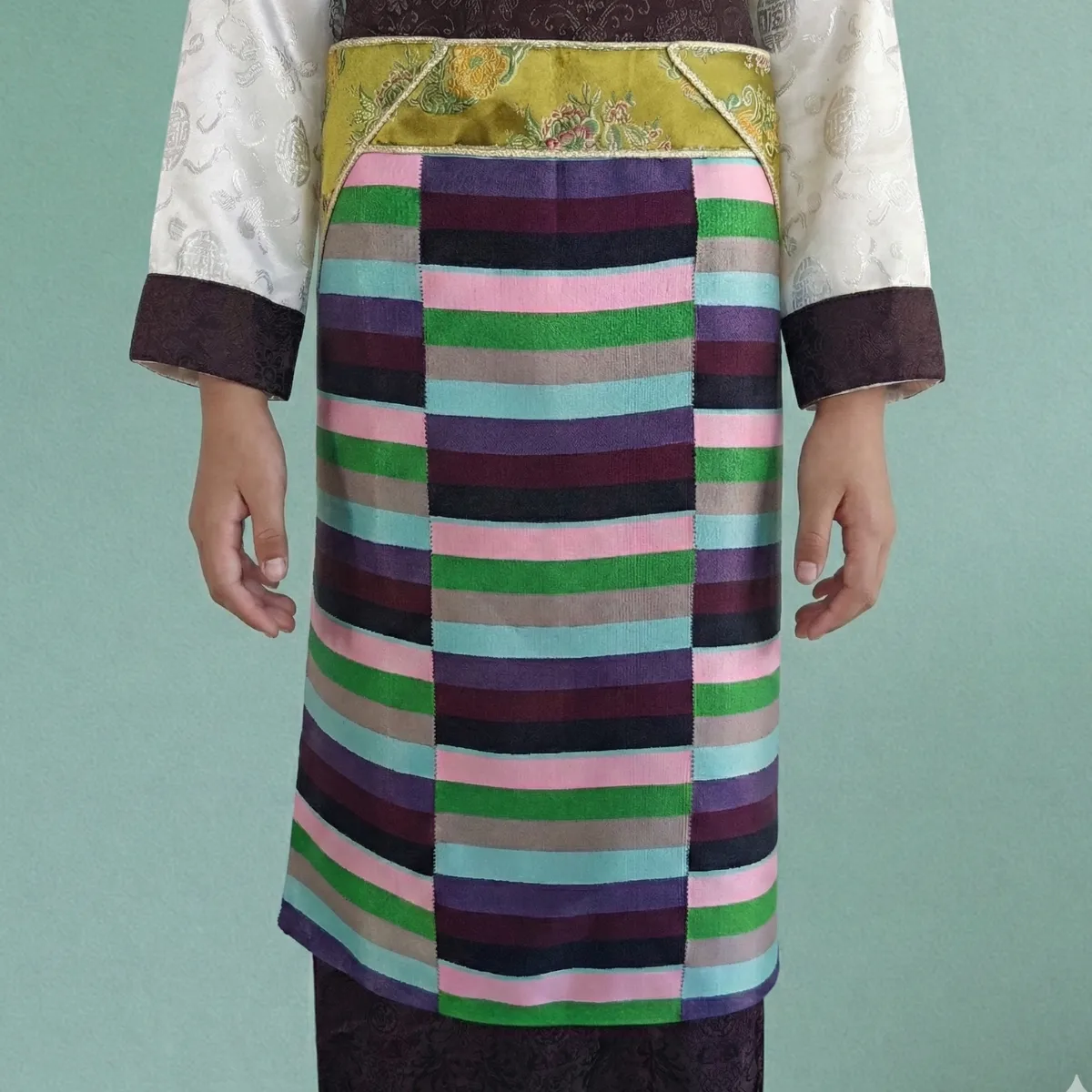 Pangden with Droden stripes and olive brocade waist – front view