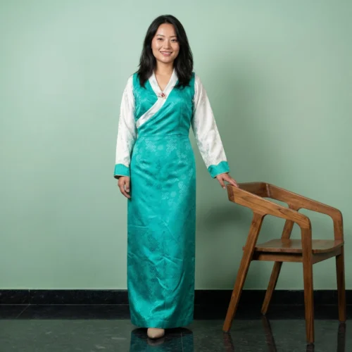 Woman wearing Sea green jacquard one-piece bakhu