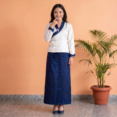 Lady in Ivory full bakhu set with navy border and skirt