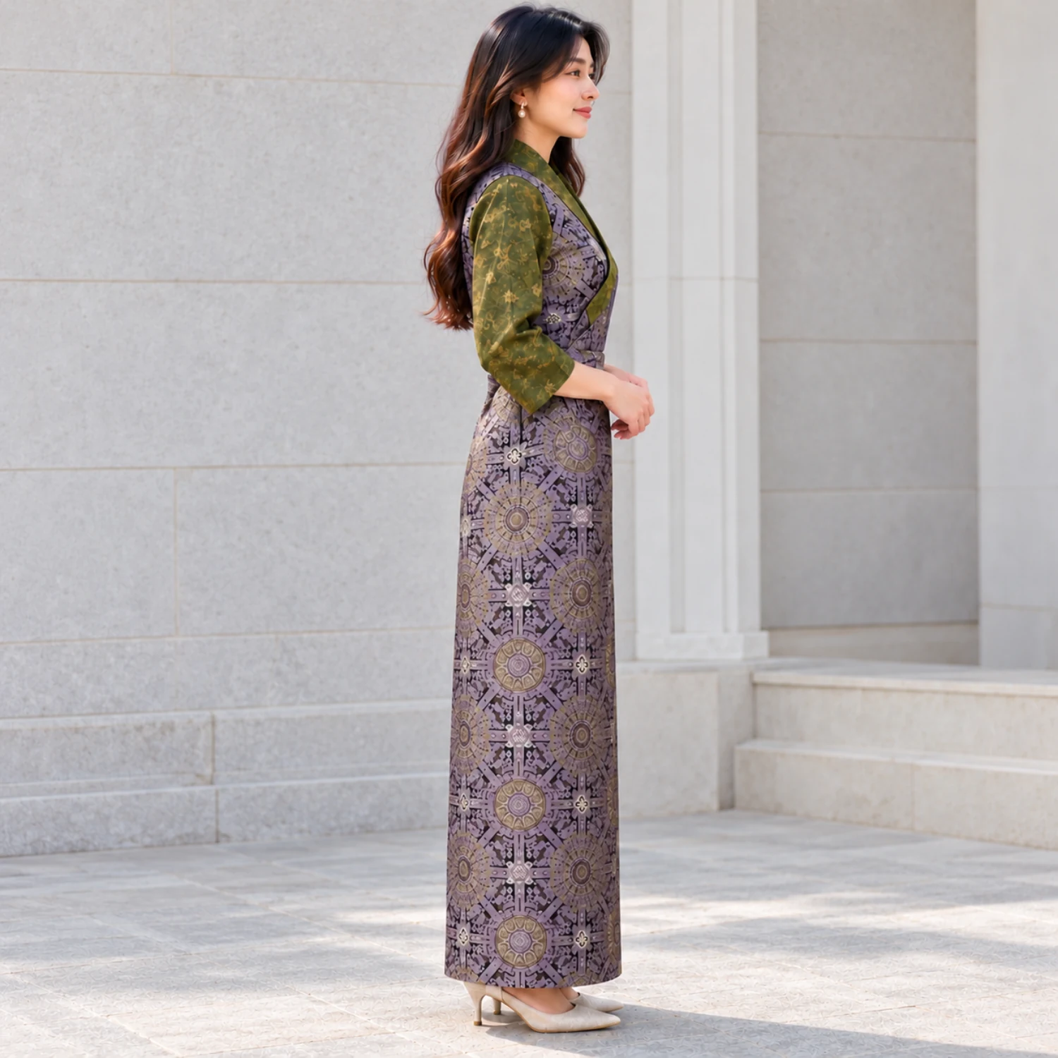 Tamang Kuchin Bakhu with Three-Quarter Honju Sleeves 2 Woman in lilac kuchin bakhu side view
